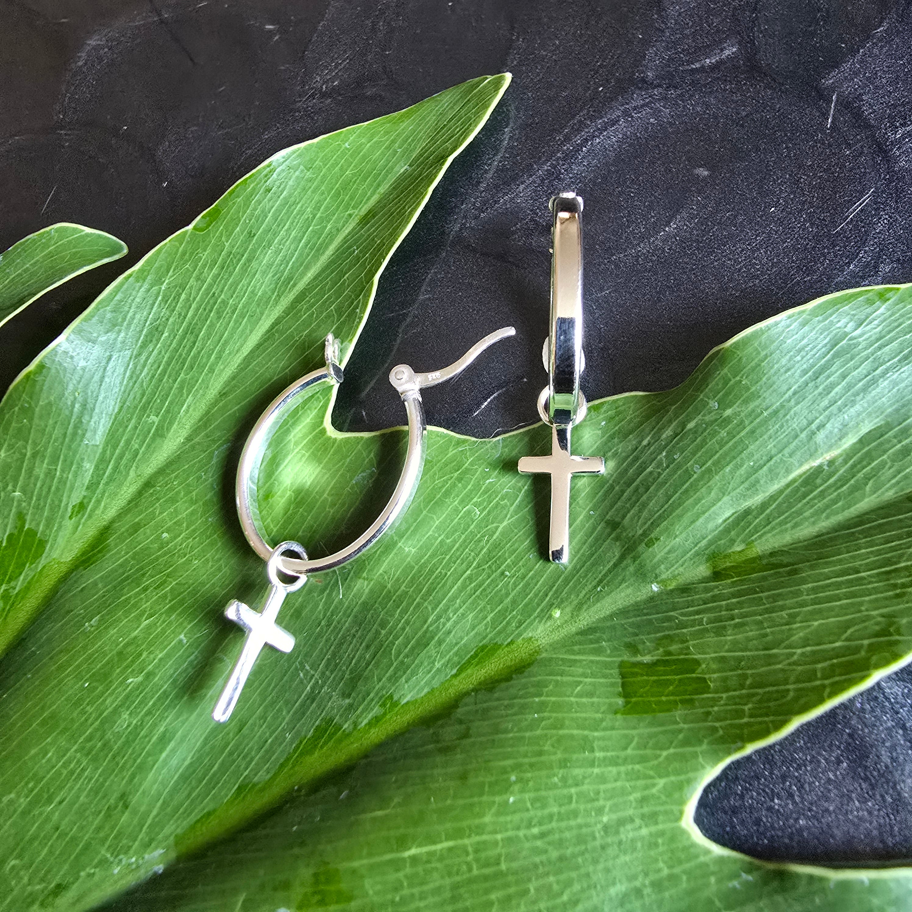 32mm Cross Pretty Woman's