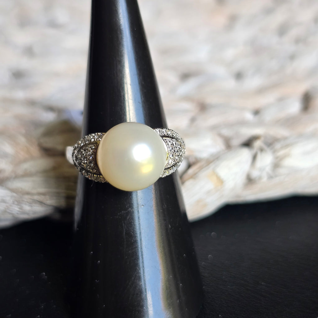 Pearl Cz ring
