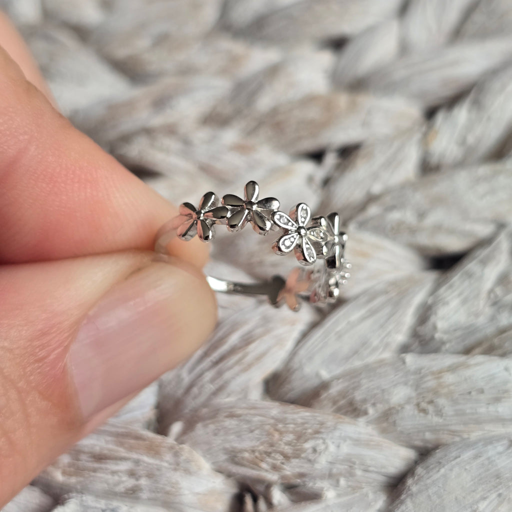 Daisy Cz ring