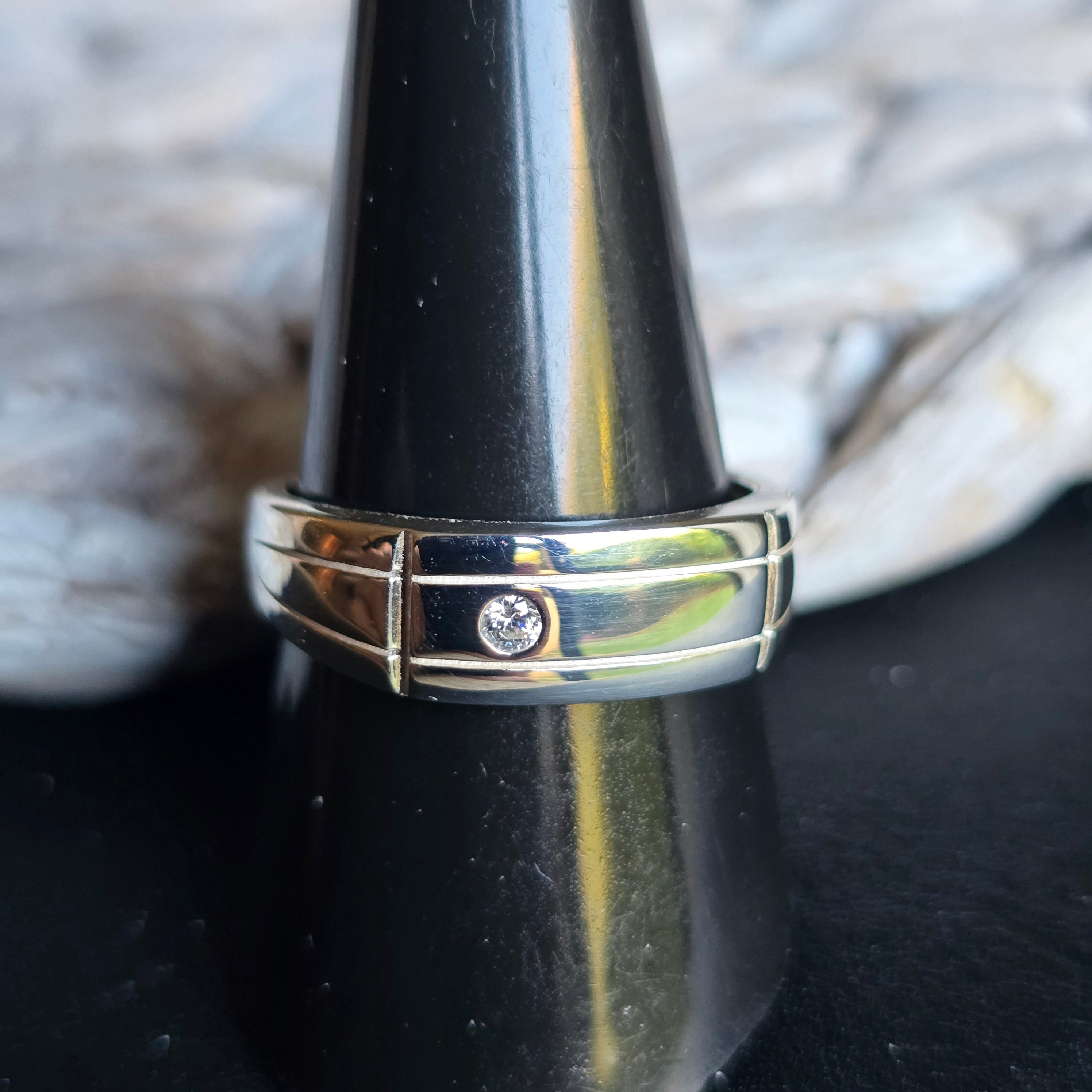 Single Cz ring