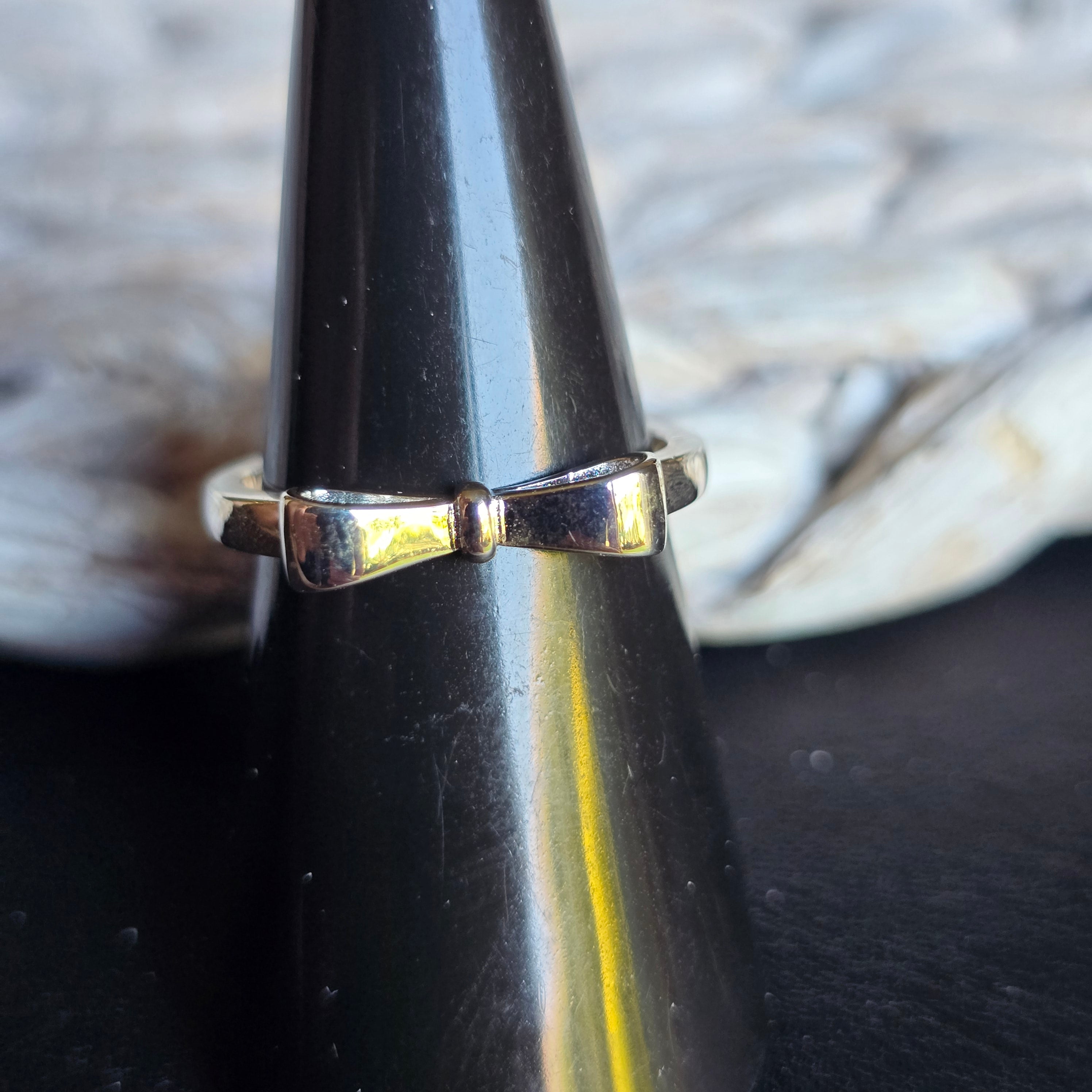 Bowtie ring