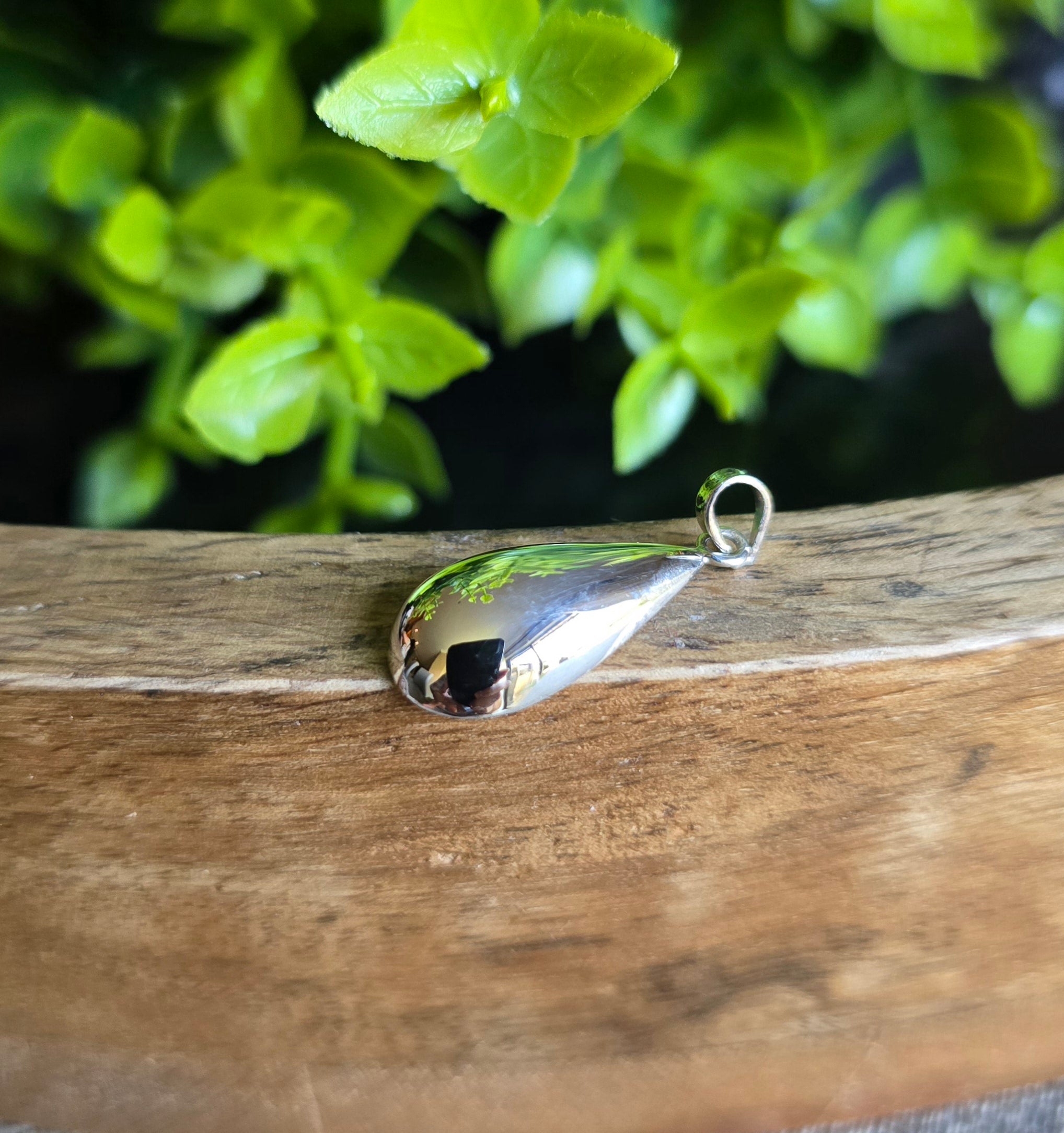 22x10mm Teardrop Pendant