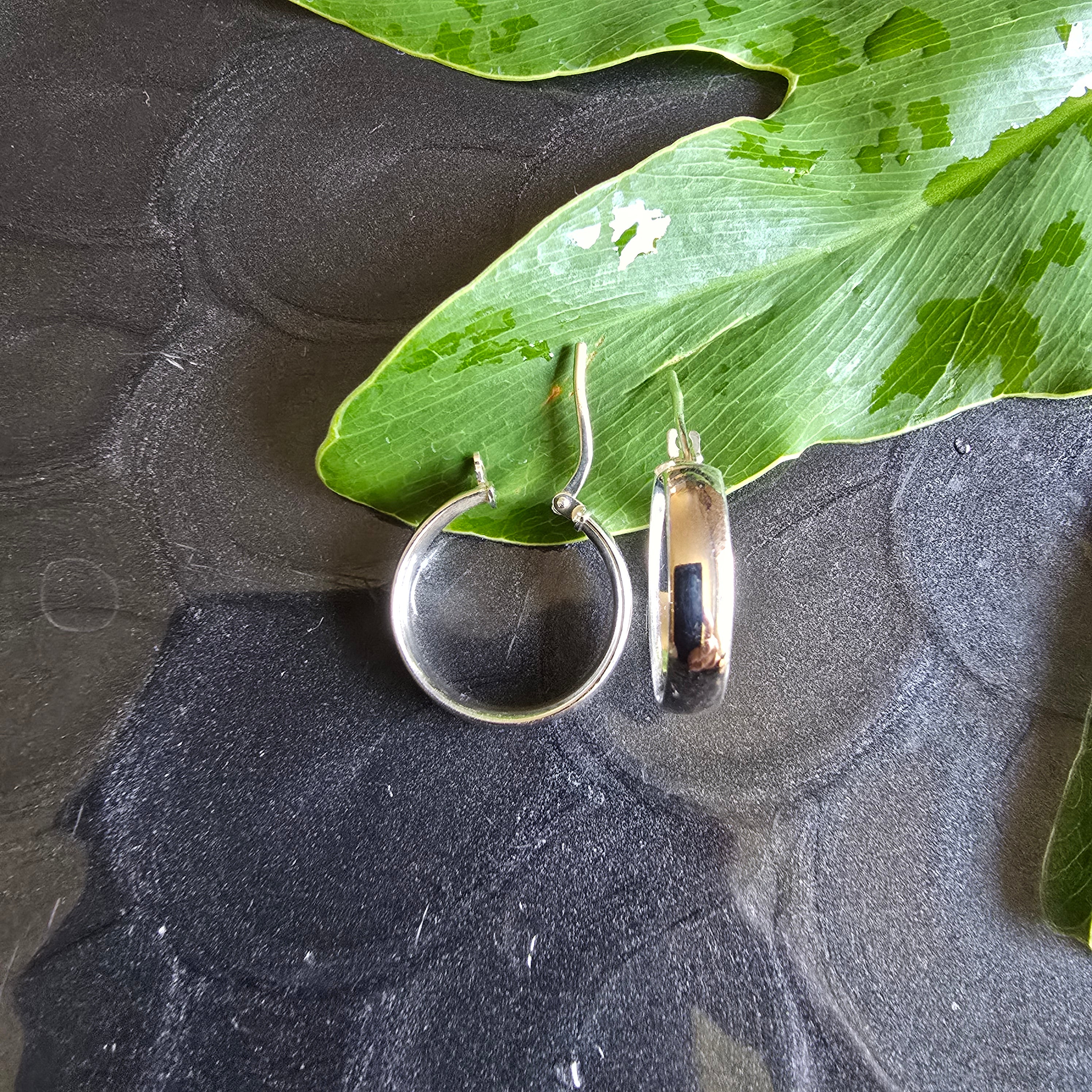 18mm Flat 4mm Hoops