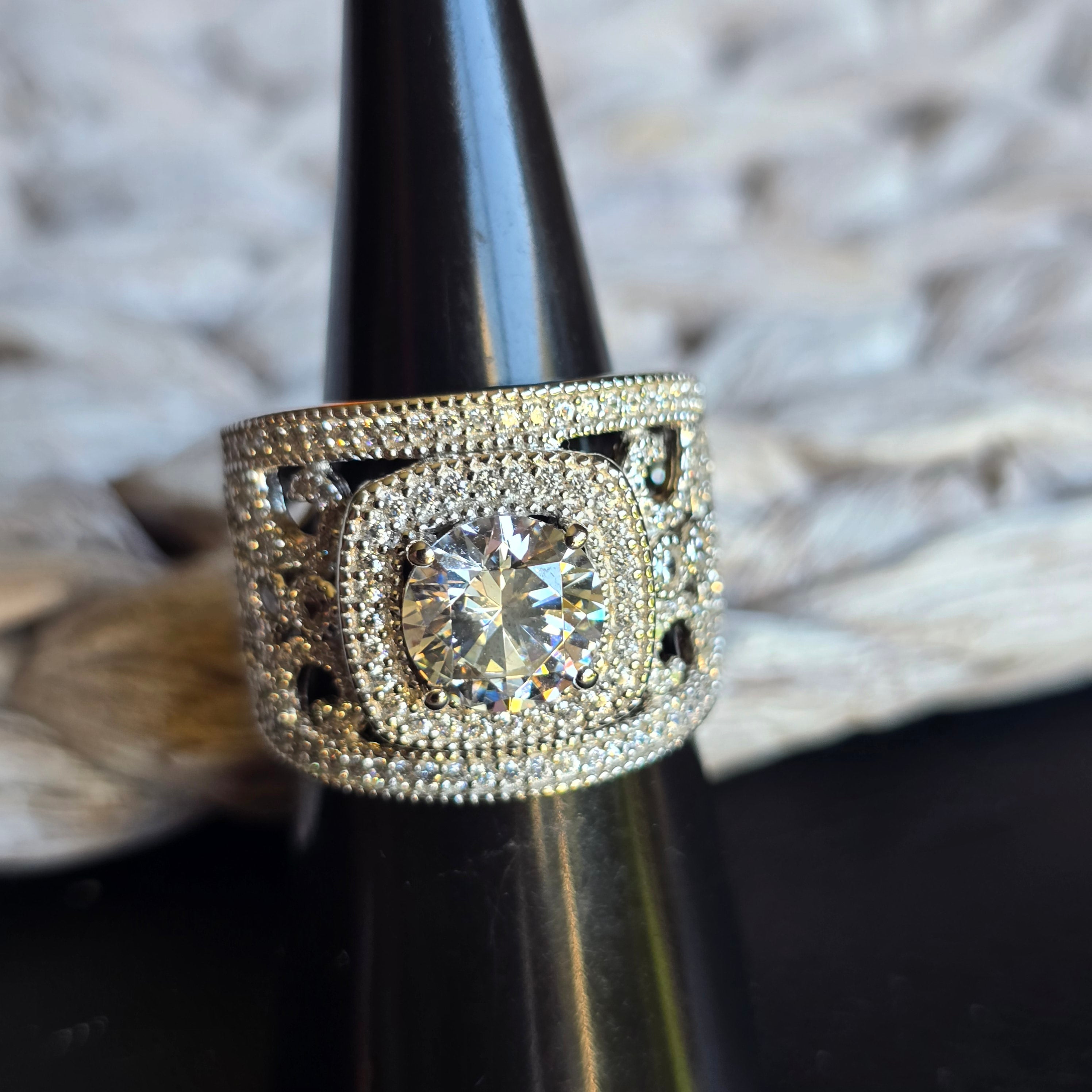 Round Cz Square Halo ring